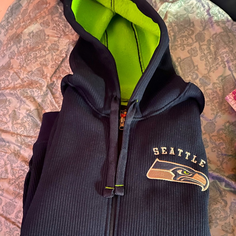 XL heavy weight Seattle Seahawks zip up hoodie.